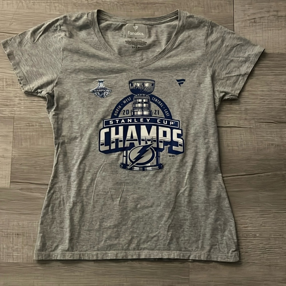 COPY - Girls Women’s, large, tampa bay lightning, shirt.  2021 stanley champion…